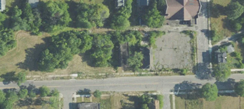 438 Puritan St