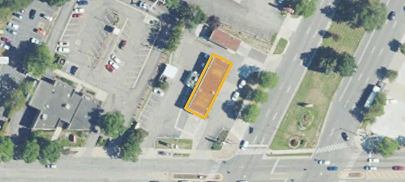 22701 Gratiot Ave