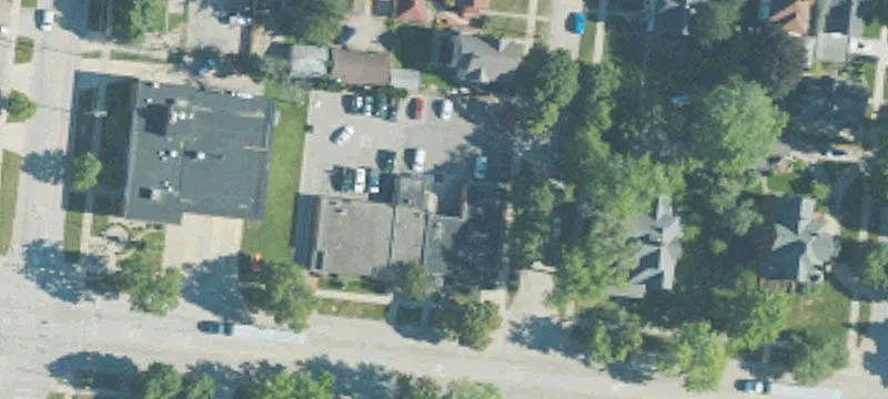 1413 Ctr Ave