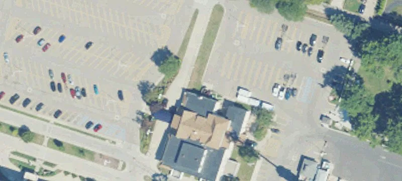 24800 Jefferson Ave