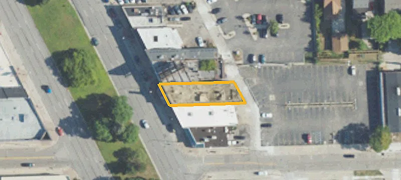 22918 Woodward Ave