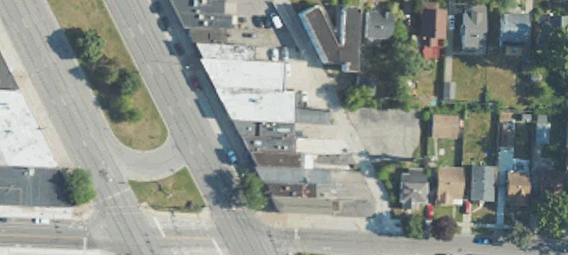 22020 Woodward Ave