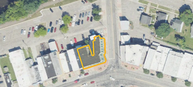 102 Grand Riv Ave