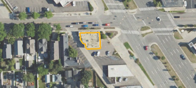 33989 Woodward Ave