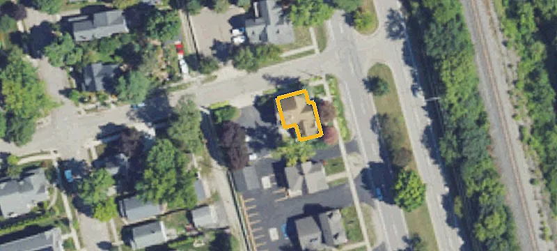 402 Main St