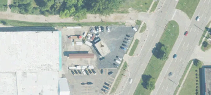 34165 Gratiot Ave