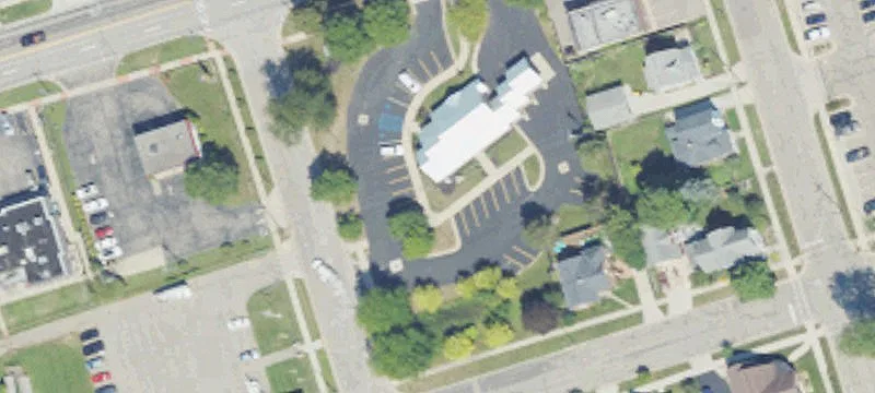 225 Grand Riv Ave