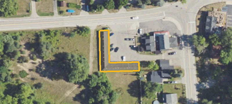 507 Lakeville Rd