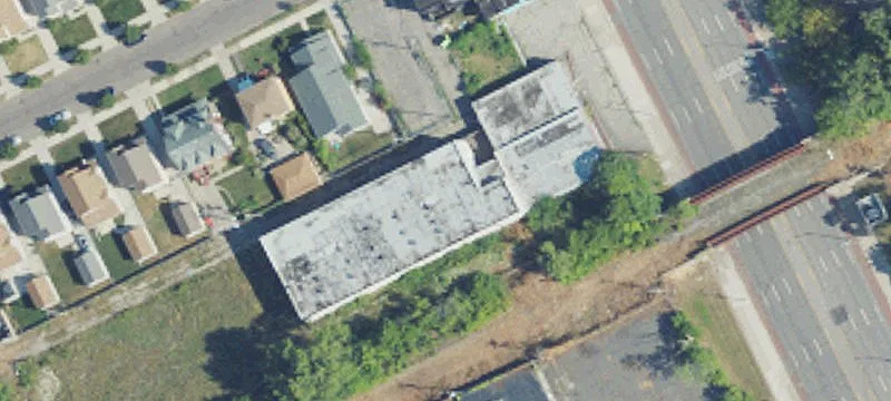 15841 Woodward Ave