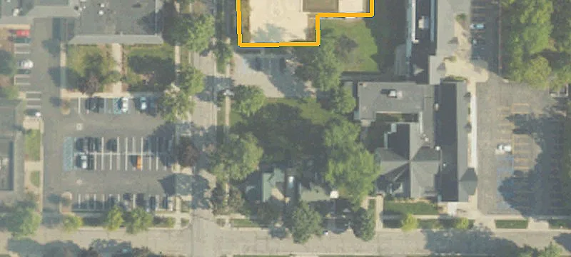 18 Monroe St