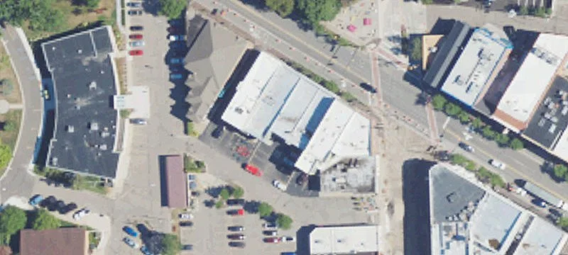 33409 Grand Riv Ave