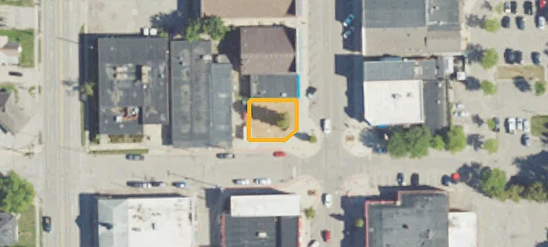 301 Main St
