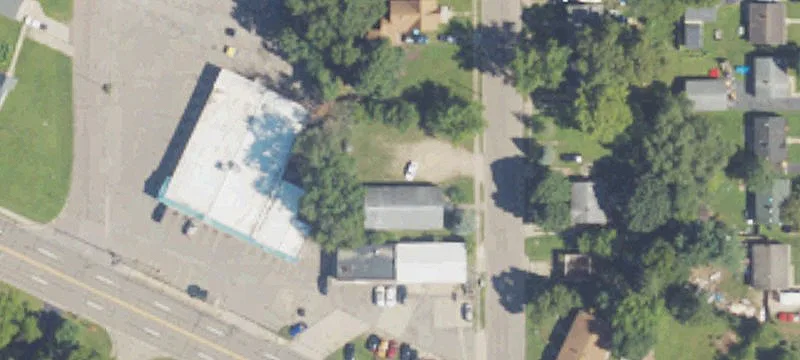 15 Lamora Ave