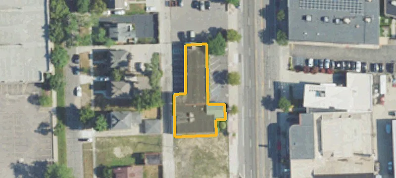 916 Main St