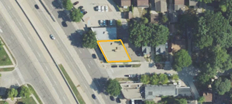 24100 Woodward Ave