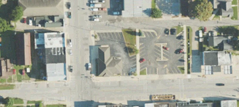 15 8th St