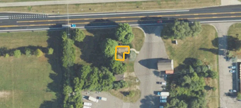 725 Ellsworth Rd