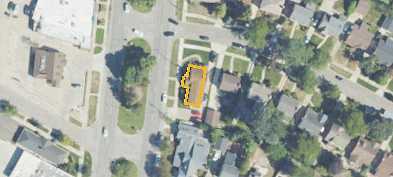 1685 Fairholme Rd