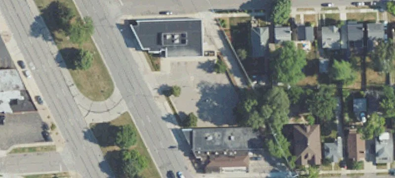 23520 Woodward Ave