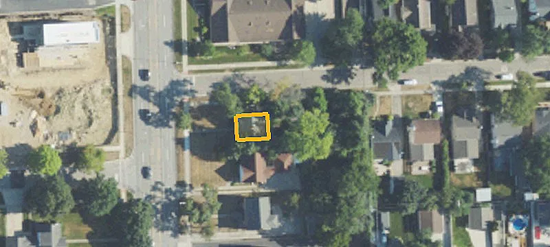1142 Main St