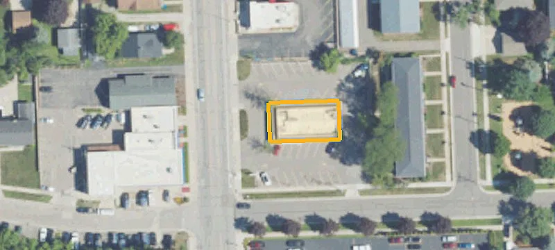 1365 Main St