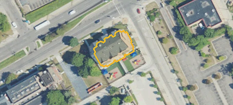 320 Mack Ave