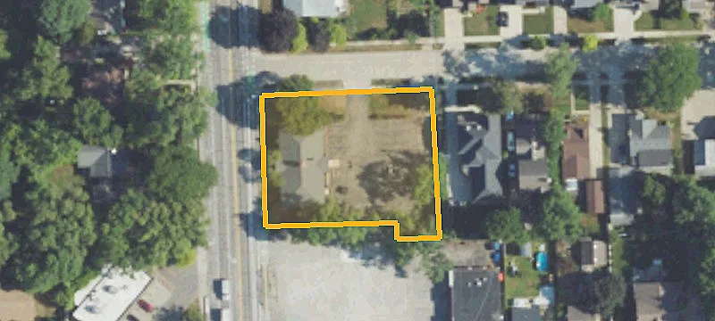 3318 Main St