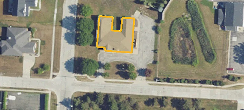 8200 Grays Dr
