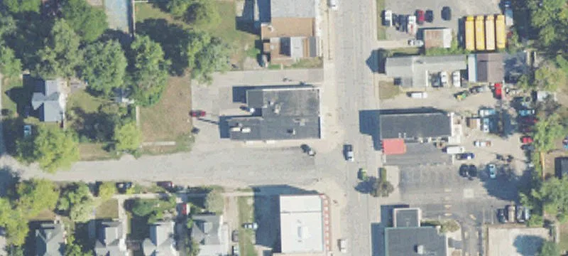 2896 Lewis Ave