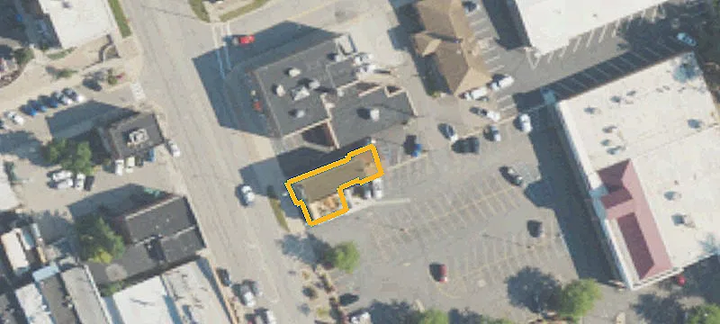 116 Grand Riv Ave