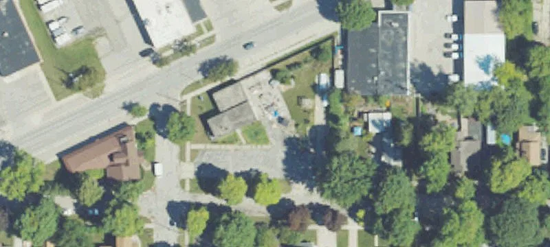 1300 Woodside Ave