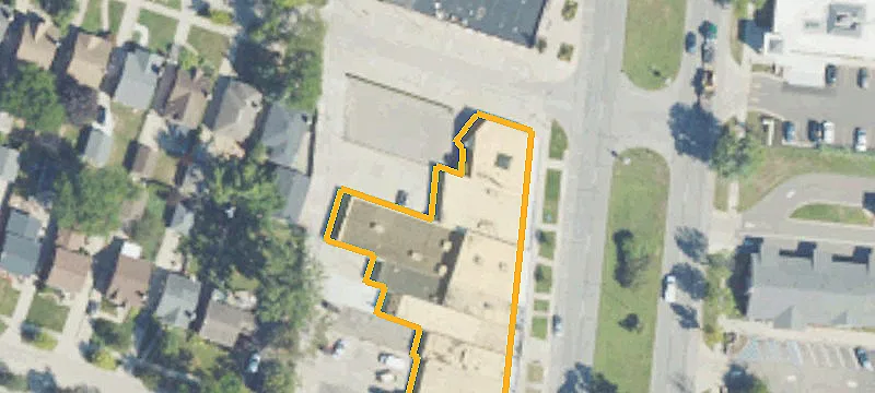 20237 Mack Ave