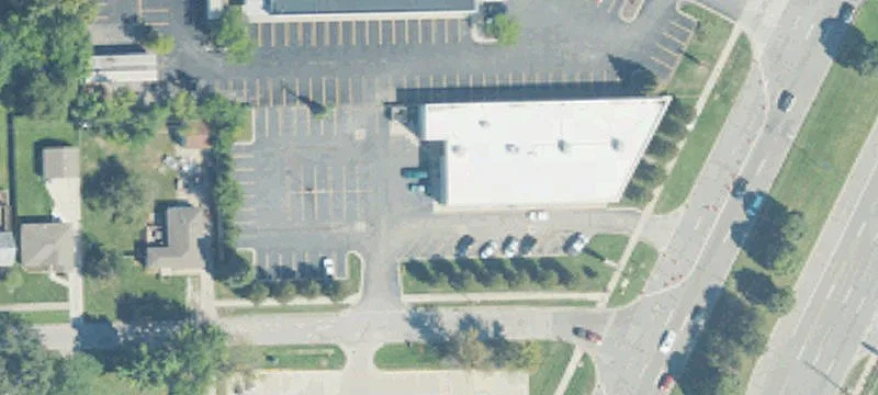 33921 Gratiot Ave