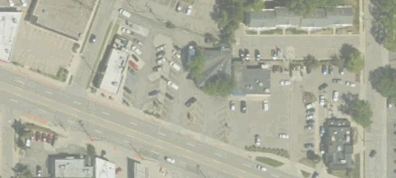1135 Grand Riv Ave