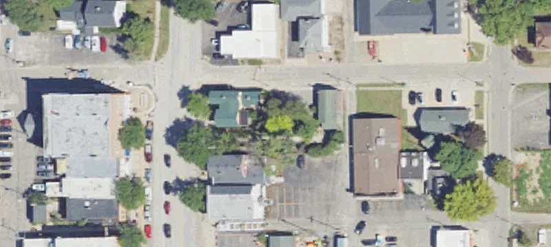 228 Main St
