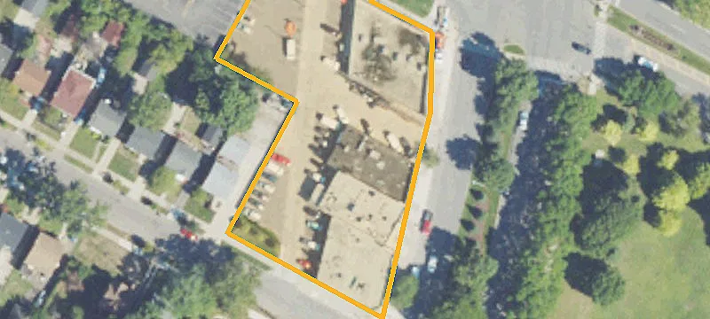 19023 Mack Ave