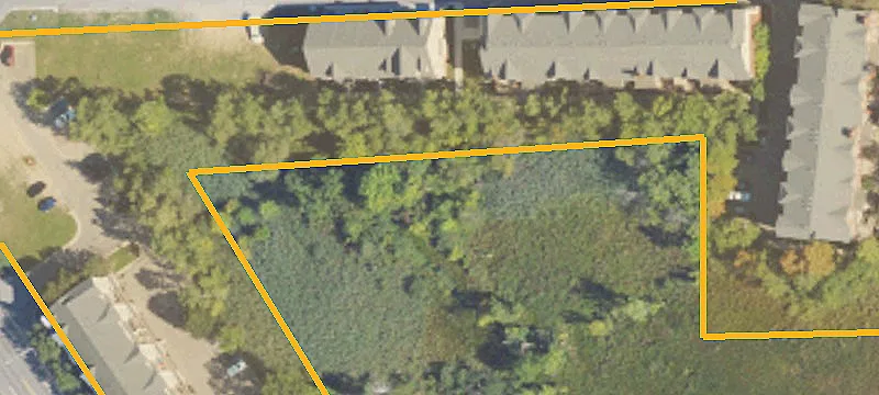 502 Village Ln