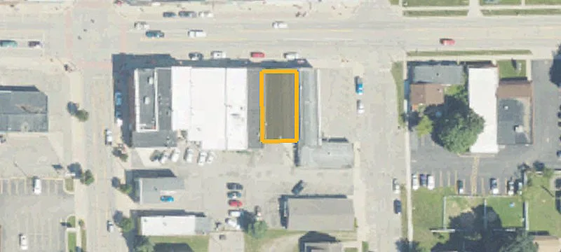 136 Grand Riv Ave