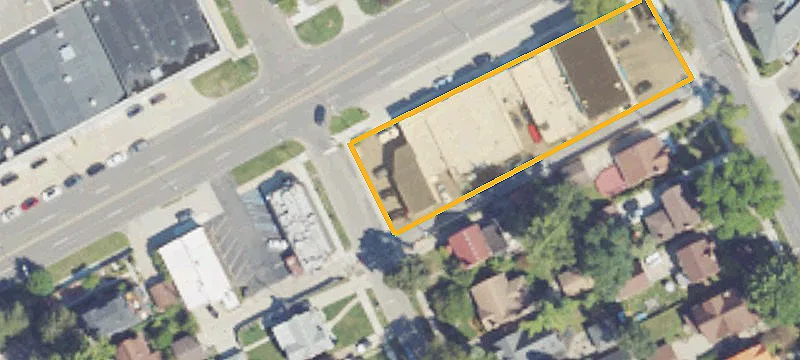 17000 Mack Ave