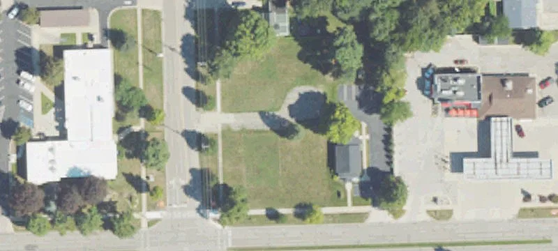 102 Maumee St