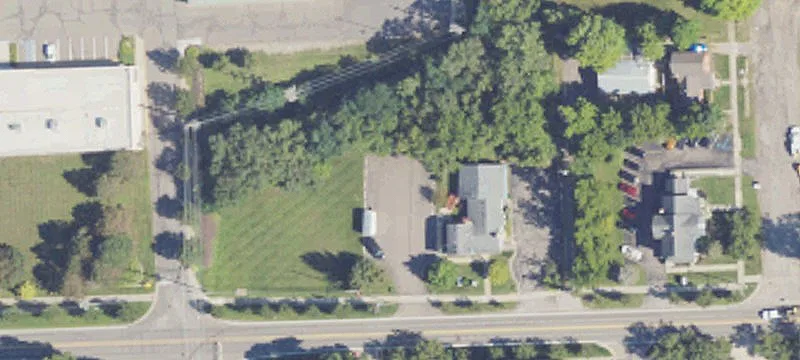 320 Commerce St