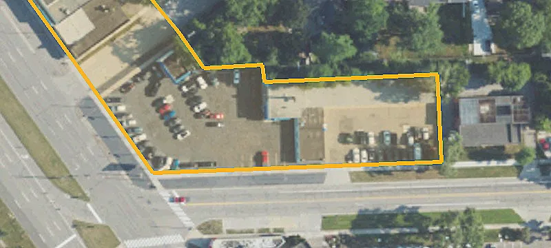 30002 Woodward Ave