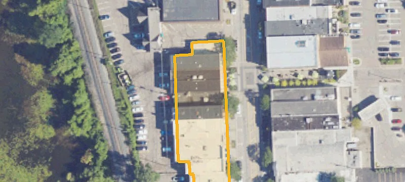 371 Main St