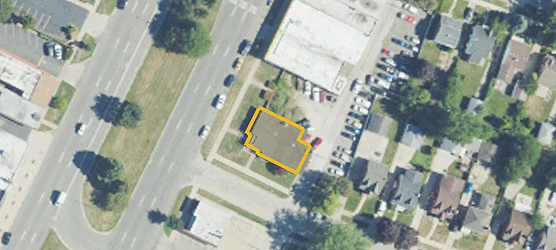 22100 Gratiot Ave