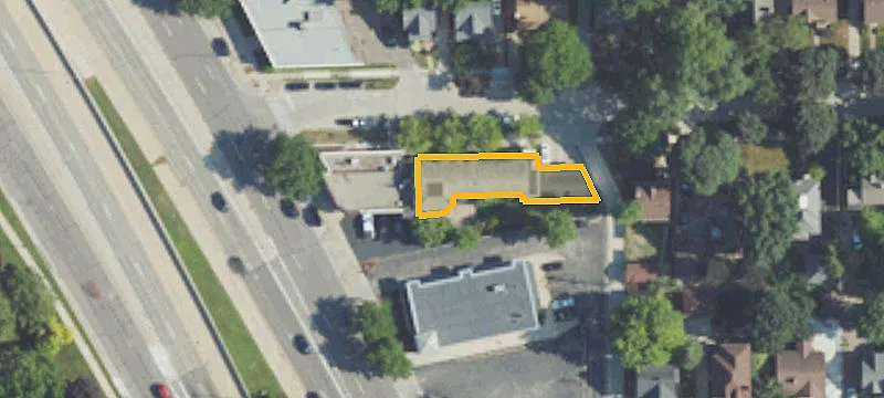 24052 Woodward Ave