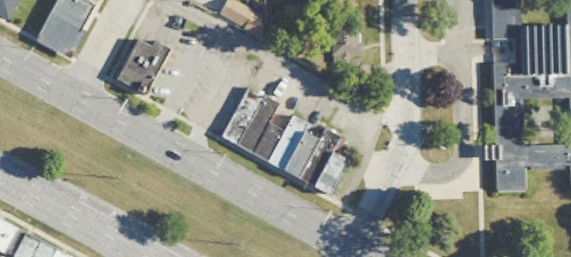 26032 Grand Riv Ave
