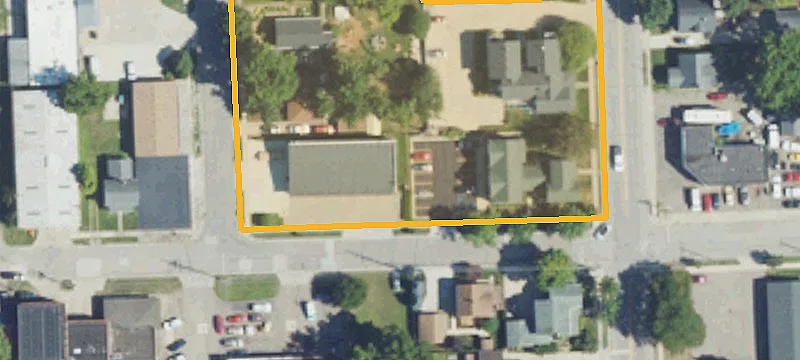240 Pearl St
