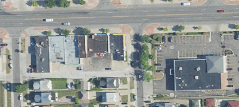 10401 Warren Ave