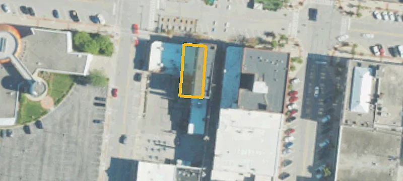 208 Ctr Ave