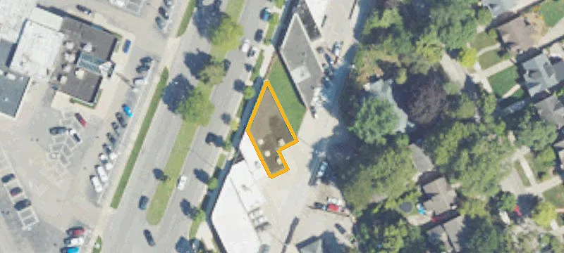 18028 Mack Ave